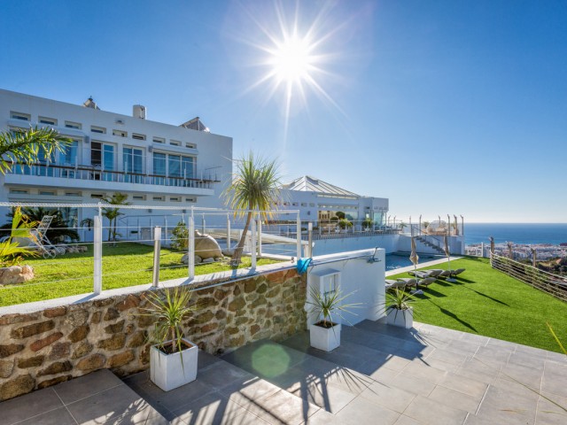 7 Soveroms Villa i Estepona