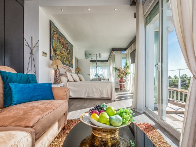 7 Soveroms Villa i Estepona