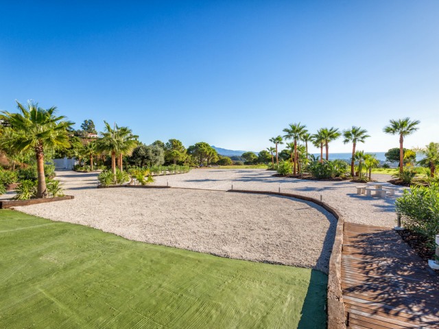 7 Soveroms Villa i Estepona