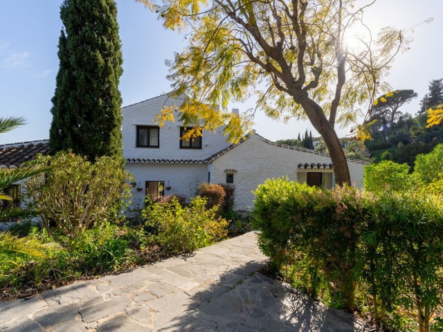 4 Bedrooms Villa in Mijas