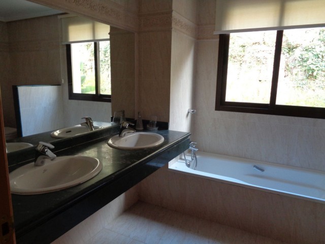 2 Schlafzimmer Apartment in Benahavís