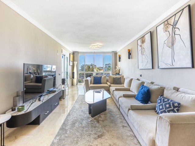 4 Bedrooms Apartment in Puerto Banús