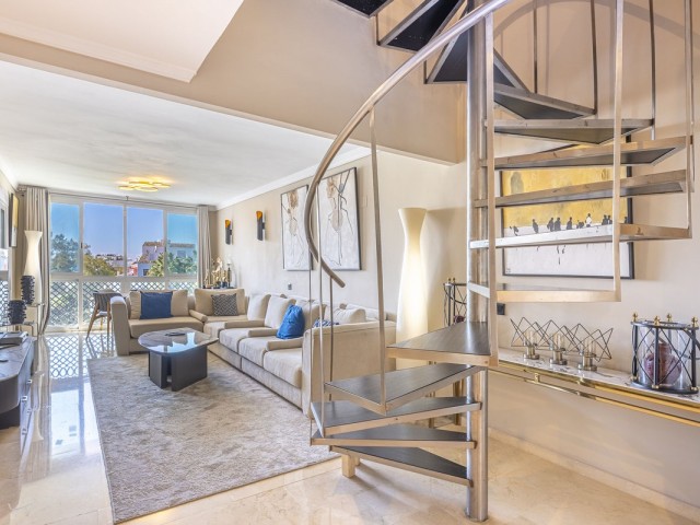 4 Bedrooms Apartment in Puerto Banús