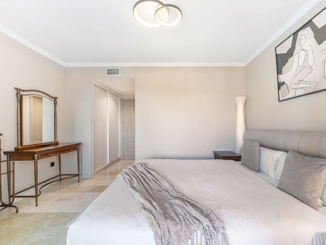 4 Bedrooms Apartment in Puerto Banús