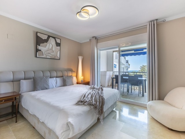 4 Bedrooms Apartment in Puerto Banús