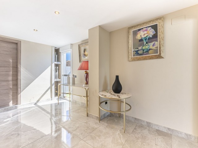 4 Bedrooms Apartment in Puerto Banús