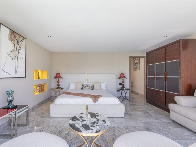 4 Bedrooms Apartment in Puerto Banús