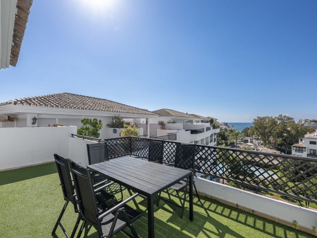 4 Bedrooms Apartment in Puerto Banús