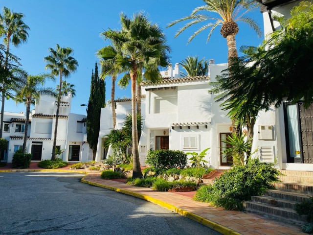 3 Slaapkamer Rijtjeshuis in Costalita