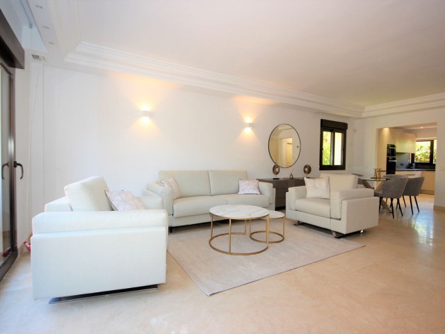 2 Slaapkamer Rijtjeshuis in Bahía de Marbella