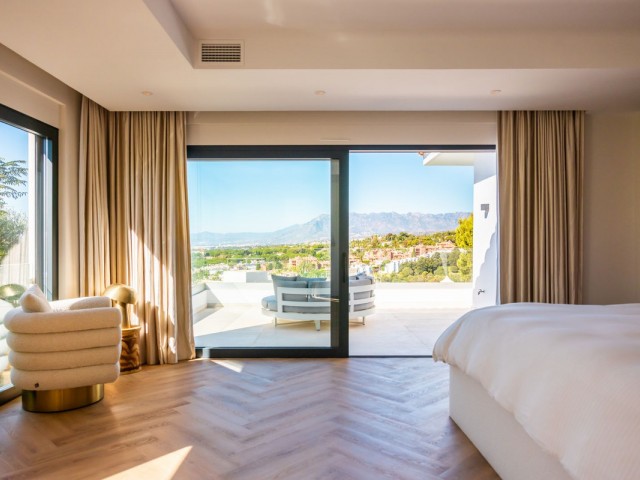 Villa con 6 Dormitorios  en Artola