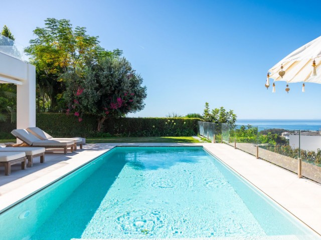 Villa con 6 Dormitorios  en Artola