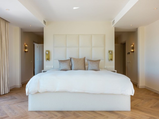 Villa con 6 Dormitorios  en Artola