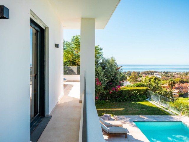 Villa con 6 Dormitorios  en Artola