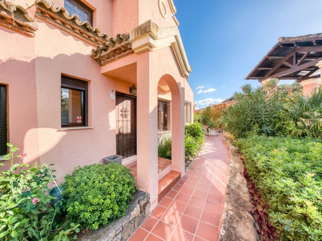 3 Bedrooms Townhouse in Estepona