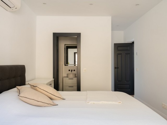 5 Bedrooms Villa in Casares