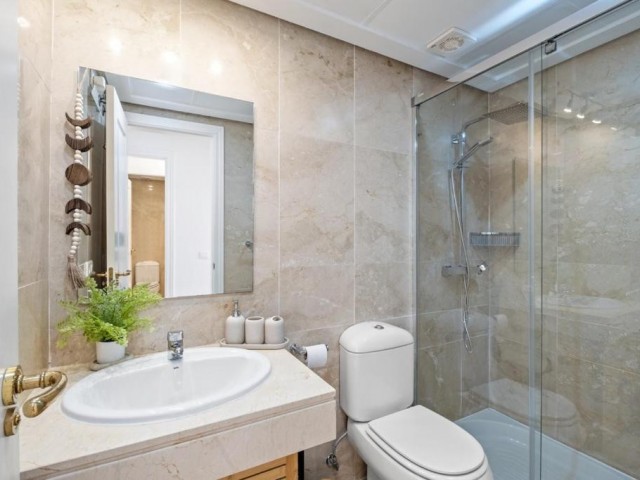 2 Bedrooms Apartment in La Duquesa