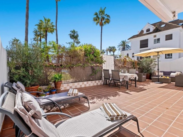 Apartment, La Duquesa, R5204599