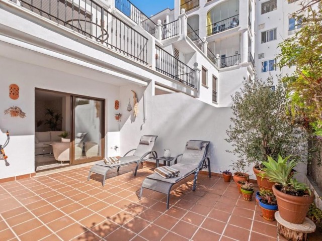 Apartment, La Duquesa, R5204599
