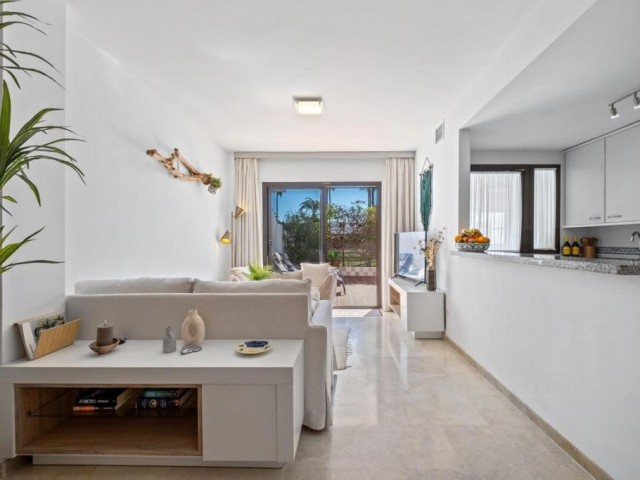 2 Bedrooms Apartment in La Duquesa