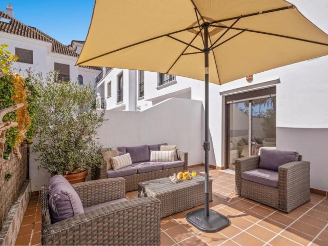 Apartment, La Duquesa, R5204599