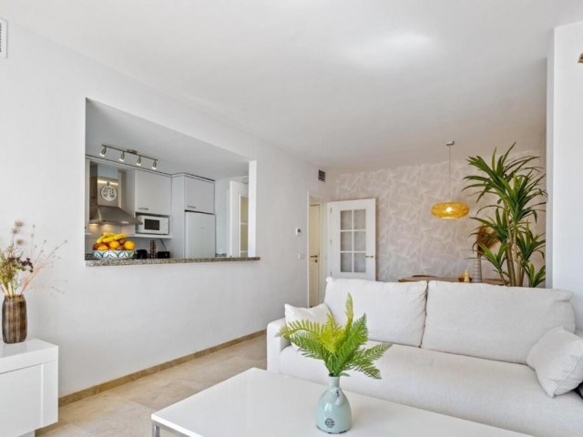 2 Bedrooms Apartment in La Duquesa