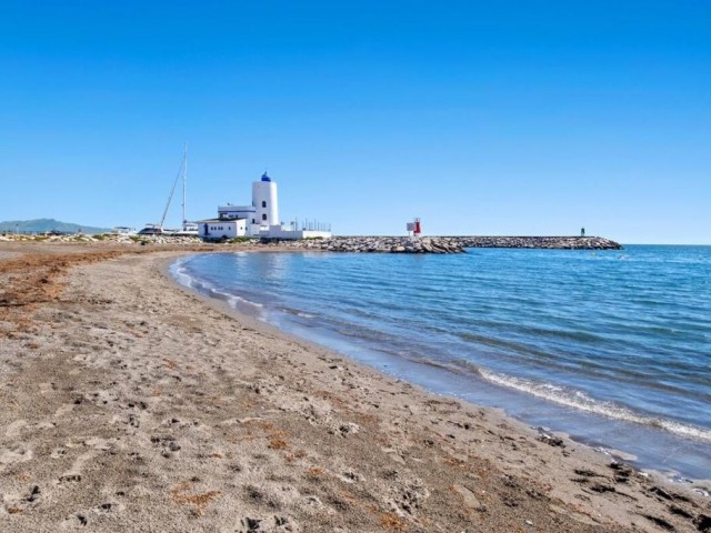 2 Bedrooms Apartment in La Duquesa