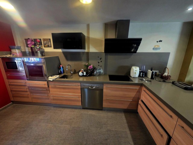 Villa con 3 Dormitorios  en Estepona