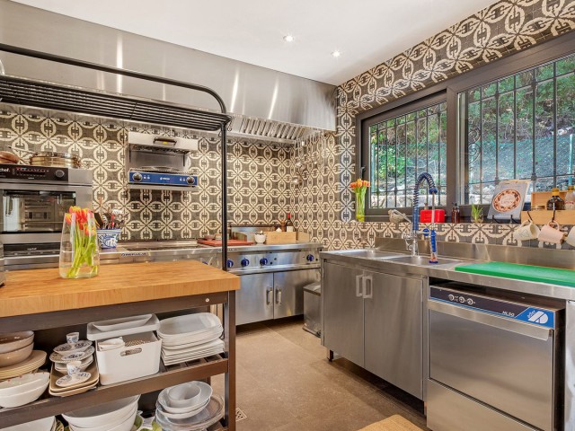 Villa con 4 Dormitorios  en El Madroñal