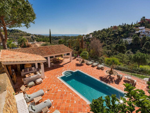 Villa avec 4 Chambres  à El Madroñal