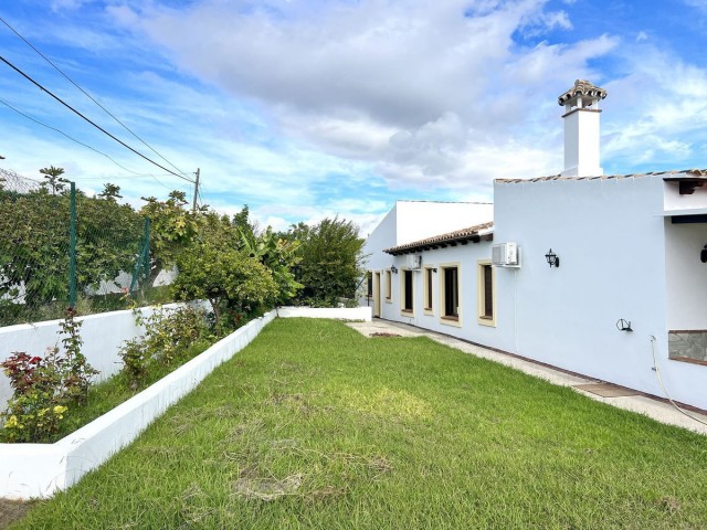 Villa avec 3 Chambres  à Estepona