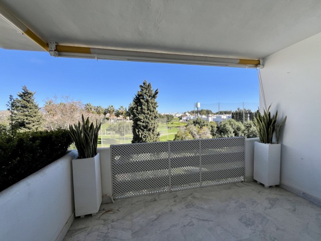 Appartement avec 3 Chambres  à Guadalmina Baja