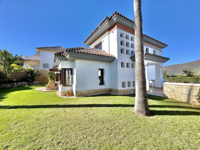 5 Bedrooms Villa in La Cala Golf
