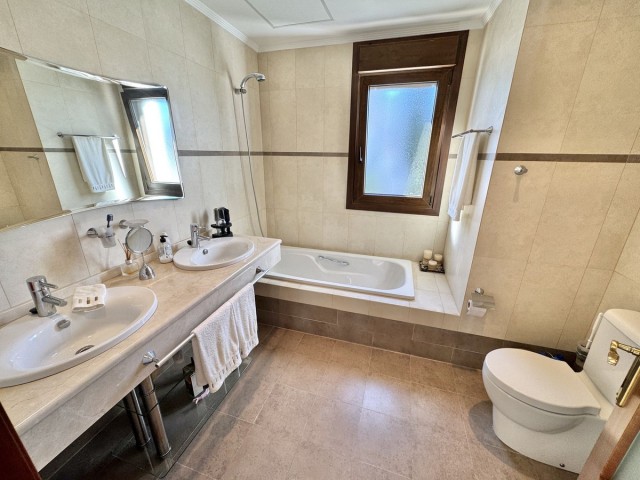 5 Bedrooms Villa in La Cala Golf