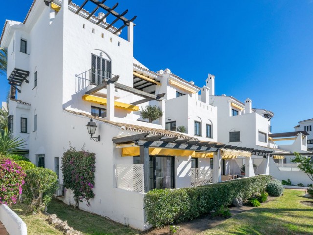 3 Bedrooms Apartment in Nueva Andalucía