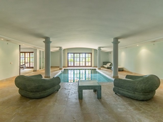 Villa con 4 Dormitorios  en La Zagaleta