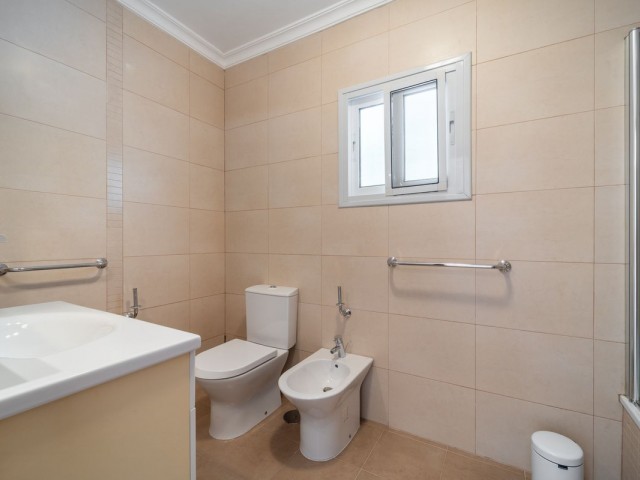 2 Soveroms Villa i Elviria