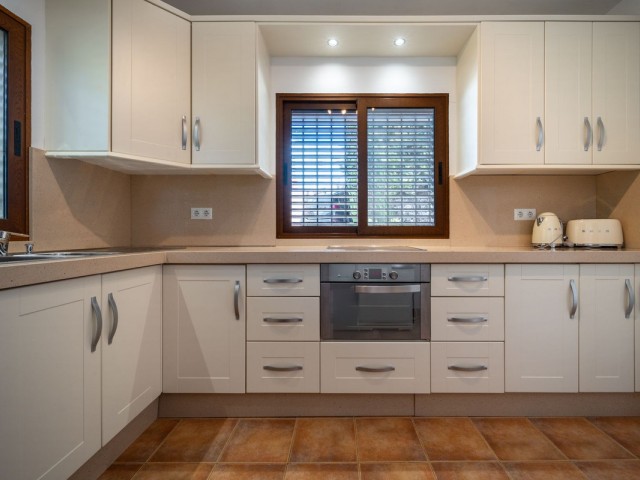 2 Bedrooms Villa in Elviria