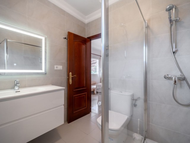 2 Bedrooms Villa in Elviria