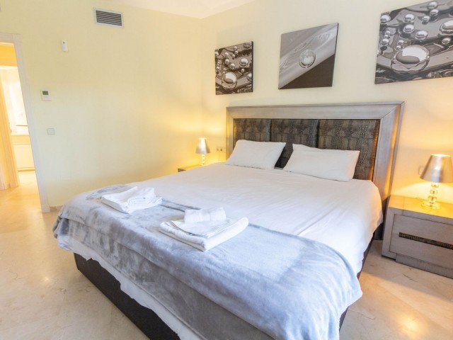 3 Bedrooms Apartment in Elviria