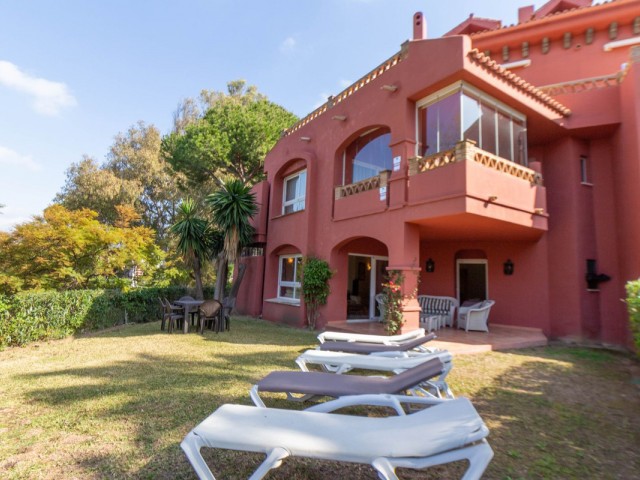 3 Bedrooms Apartment in Elviria