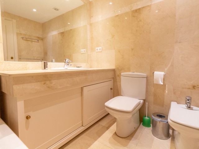 3 Bedrooms Apartment in Elviria