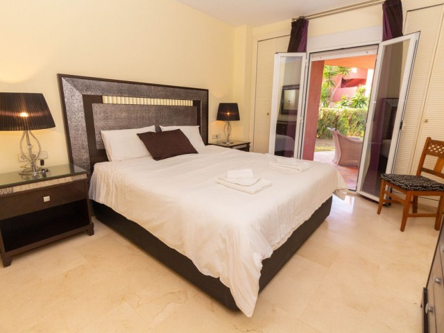 3 Bedrooms Apartment in Elviria