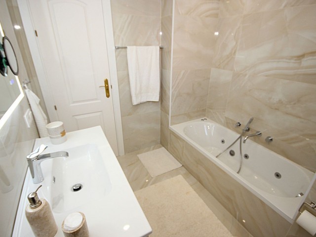 Apartamento con 2 Dormitorios  en Reserva de Marbella