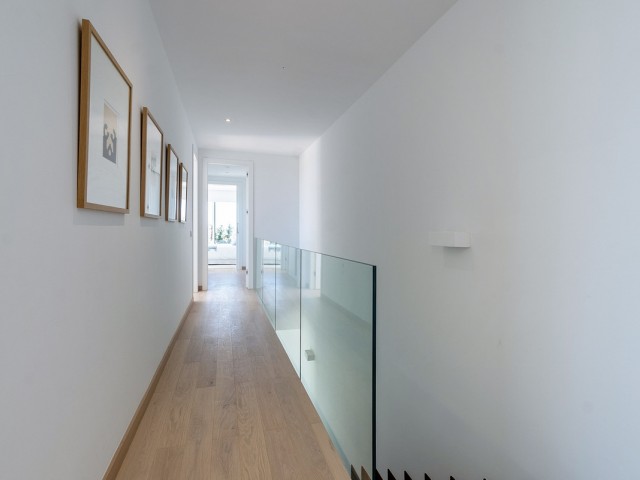 4 Bedrooms Villa in Marbella