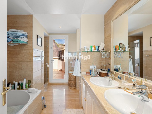 3 Makuuhuoneen Huoneisto Nueva Andalucía