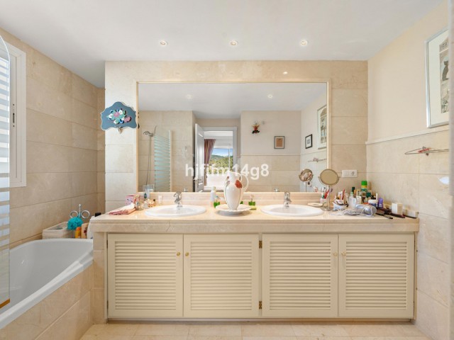 3 Makuuhuoneen Huoneisto Nueva Andalucía