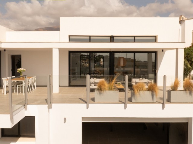 Villa, Valle Romano, R5204980