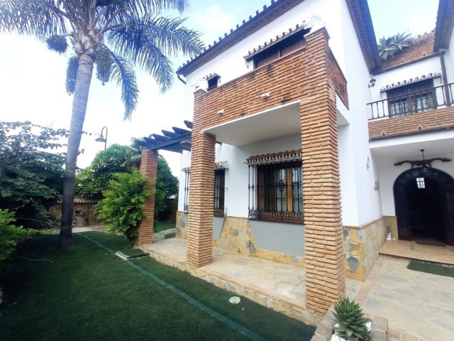 5 Bedrooms Villa in Mijas