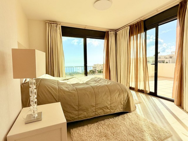 Penthouse avec 3 Chambres  à Altos de los Monteros